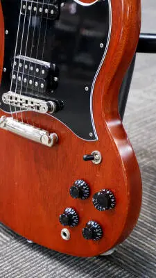 Gibson - SG Tribute - Vintage Cherry Satin 2